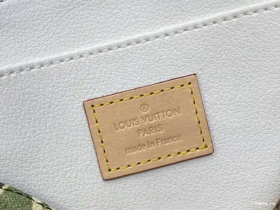 Vuitton POUCH COSMETIC Louis 0328